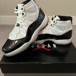 Air Jordan 11 Concord Black and White 2018